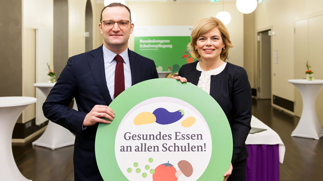 Bundesgesundheitsminister Jens Spahn und Bundesernährungsministerin Julia Klöckner setzen sich für gesundes Essen an allen Schulen ein©BMEL, Thomas Meyer, Ostkreuz